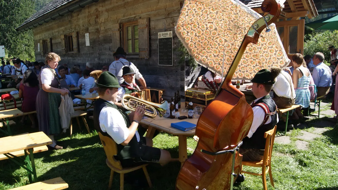 Almfest på Rettenbachalm semester i Österrike