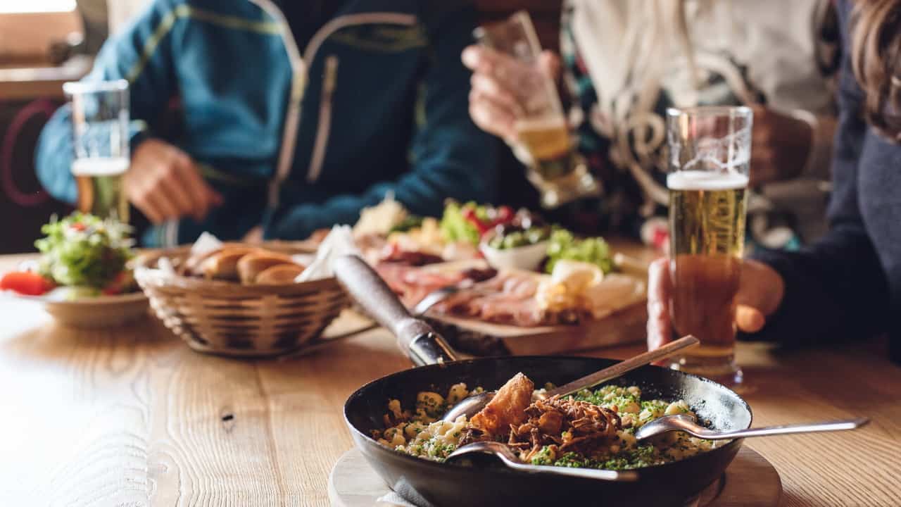 Härlig paus med fika - skidsemester i Leogang