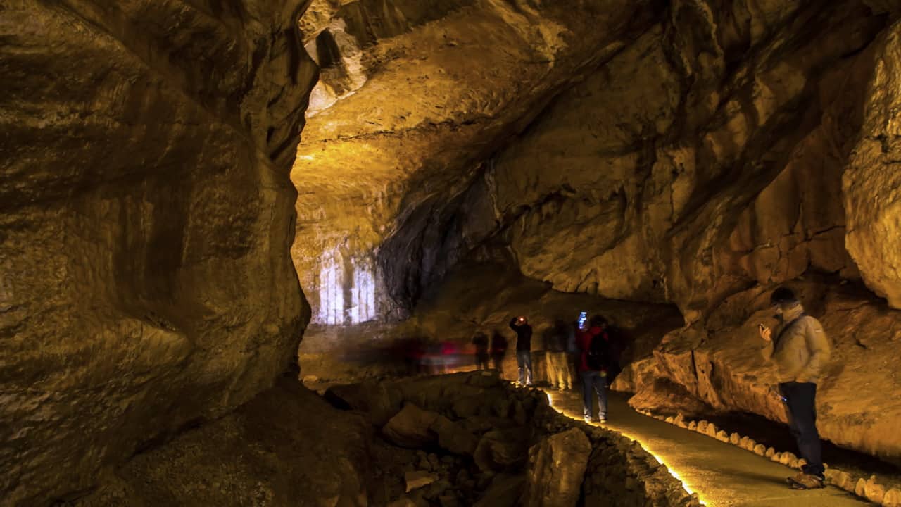 Mammutgrottan vid Hallstatt - semester cykelsemester i Österrike