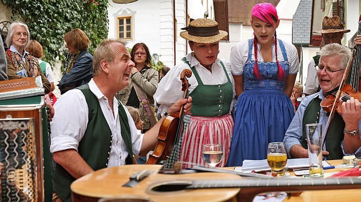 En typiskt onsdag i Bad Goisern semester i Österrike