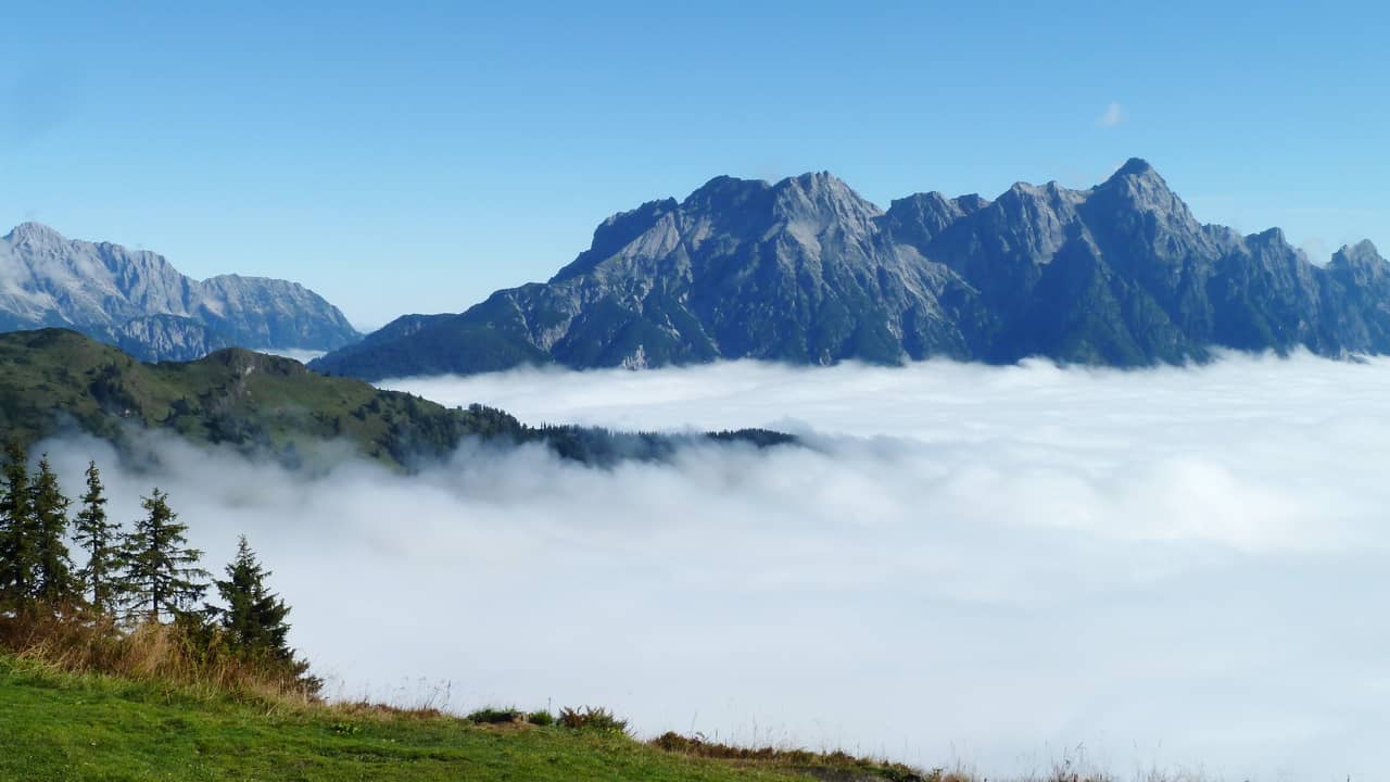 Vandring över morgondimman © Austria Travel - Rusner