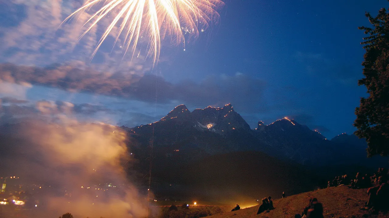 Fyrverkeri midsommar Saalfelden