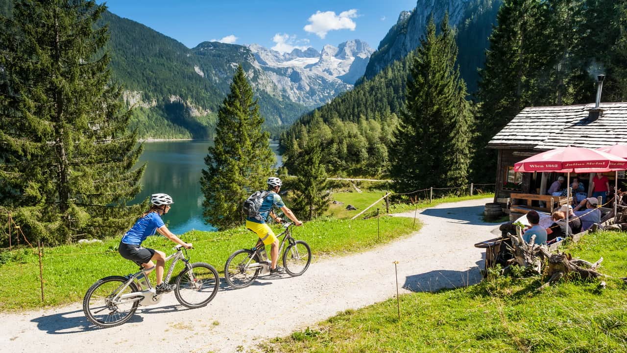 MTB i Gosau - cykelsemester i Salzkammergut vid Dachstein Österrike