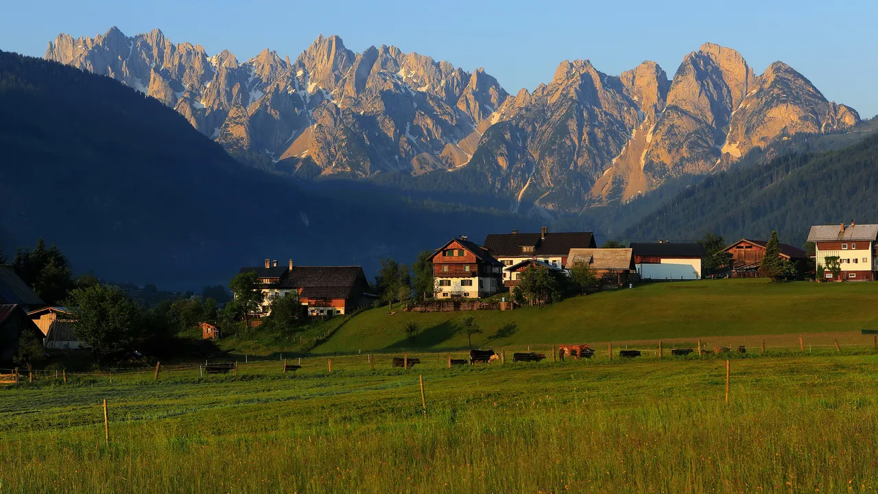 Gosaukamm i morgonsolen