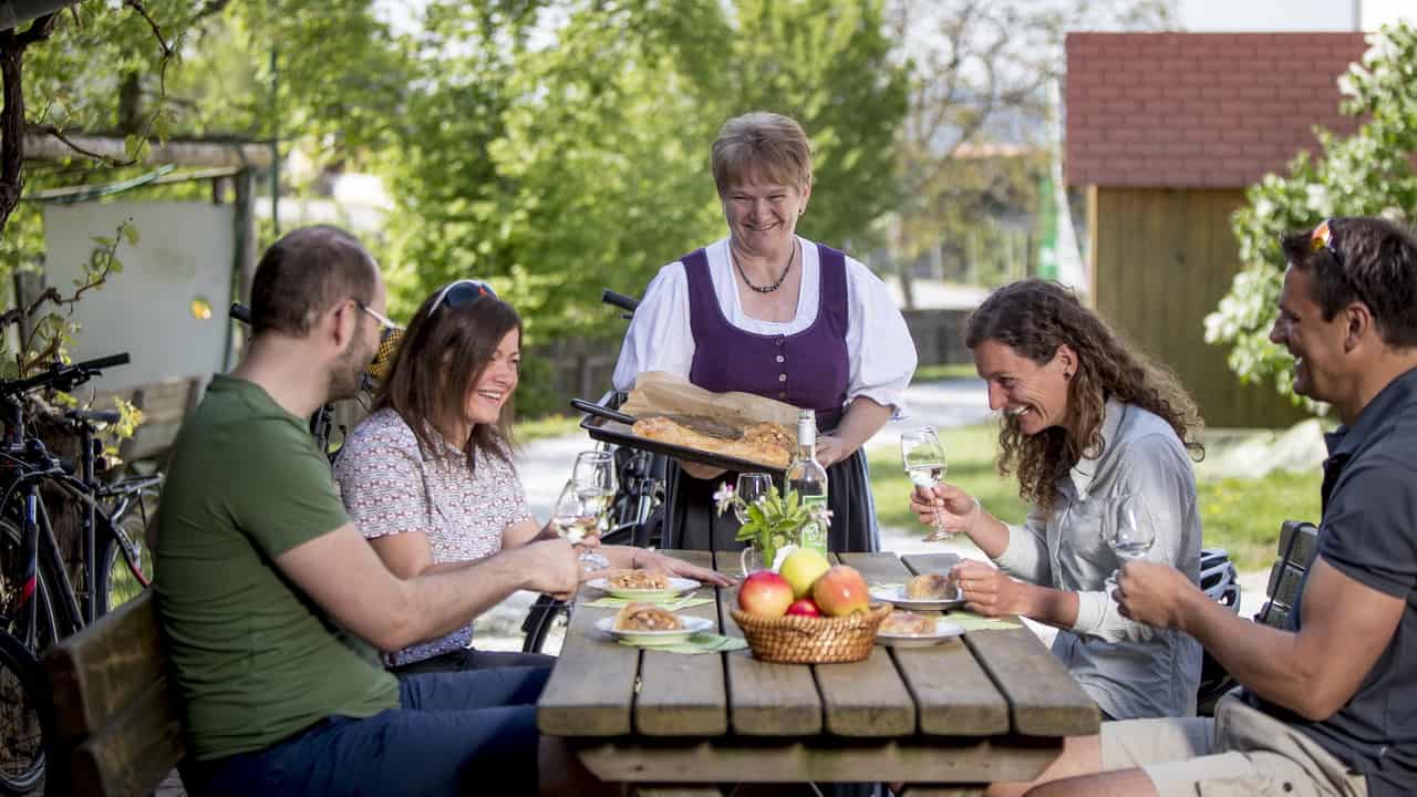 Cykelsemestern apfelstrudel Äpplets hus i Puch bei Weiz