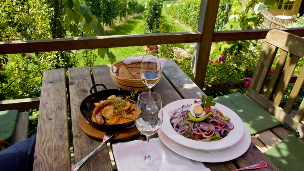 God mat Weinhof Wippel Vinvandring vincykling Steiermark Austria Travel