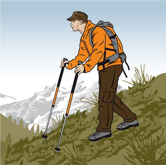 Rätt gång nerför berget med vandringsstavar - Vandra i Österrike med Austria Travel