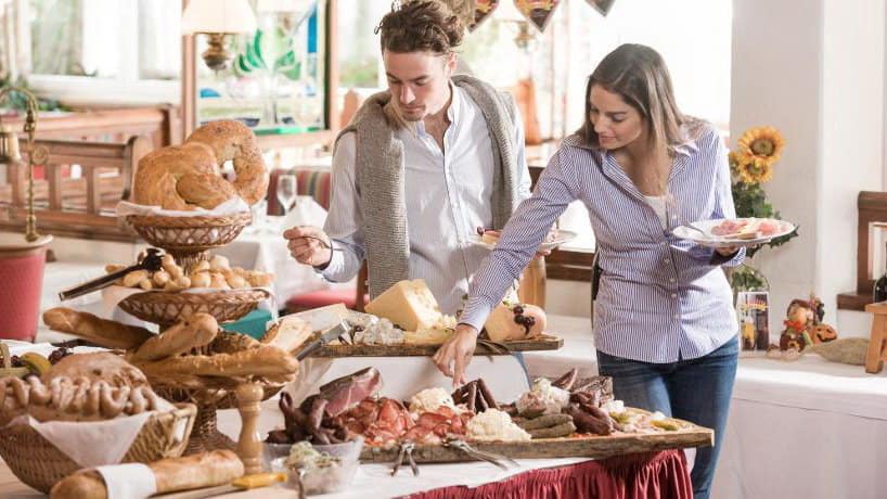 Hotel Alpina - Förrättsbuffé Skidsemester i Bad Hofgastein med Austria Travel - Hotel Alpina - Förrättsbuffe