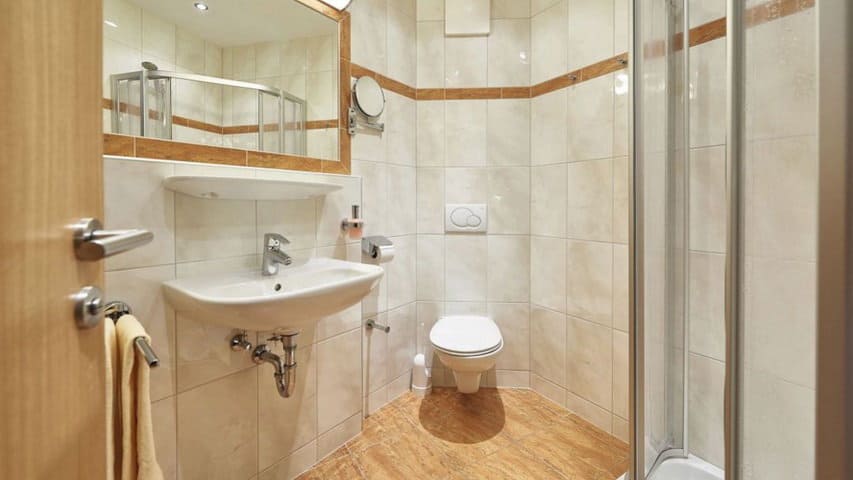 Gartenhotel Daxer - Badrum Skidsemester i Zell am See med Austria Travel - Gartenhotel Daxer - Badrum