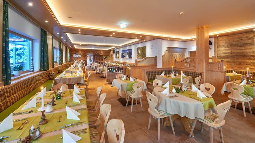 Gartenhotel Daxer - Restaurang Skidsemester i Zell am See med Austria Travel - Gartenhotel Daxer - Restaurang A