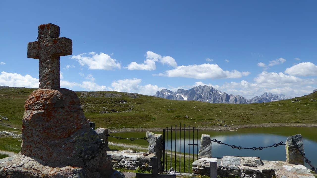 Krigskyrkogård - Dolomiterna