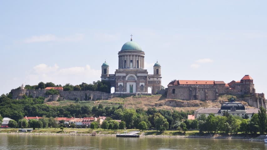 Basilikan i Esztergom cykla Austria Travel