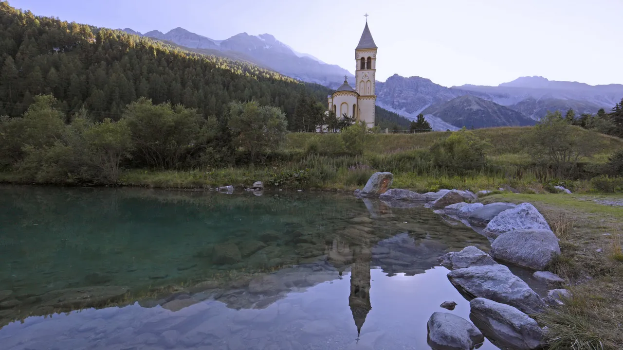 Kyrka Sulden Vinschgau vandring nationalpark Stilfserjoch