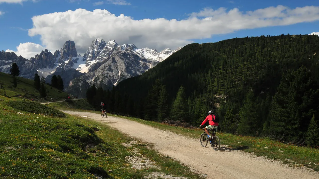 akalös vy MTB i Dolomiterna