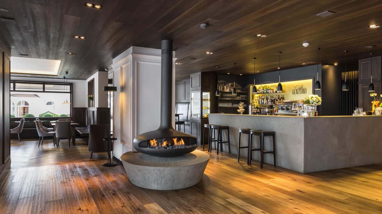 Bo på Hotel Genziana i Val Gardena