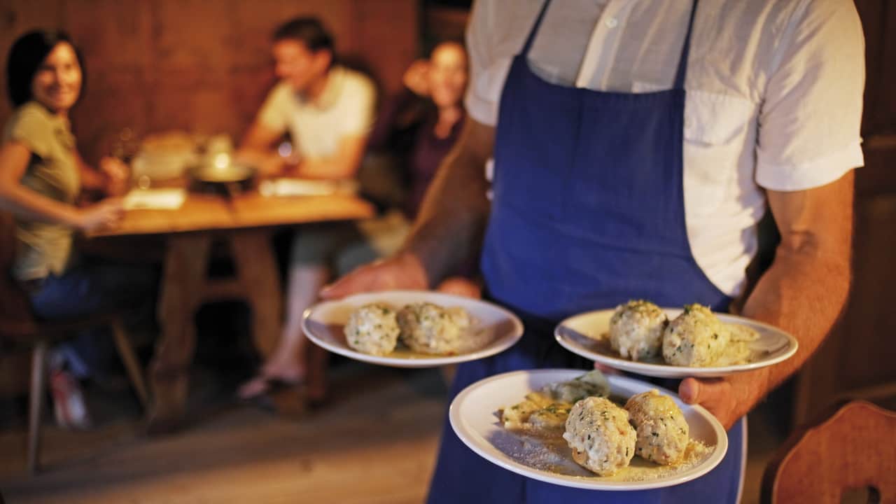 Mat tallrikar vandra i Sydtyrolen