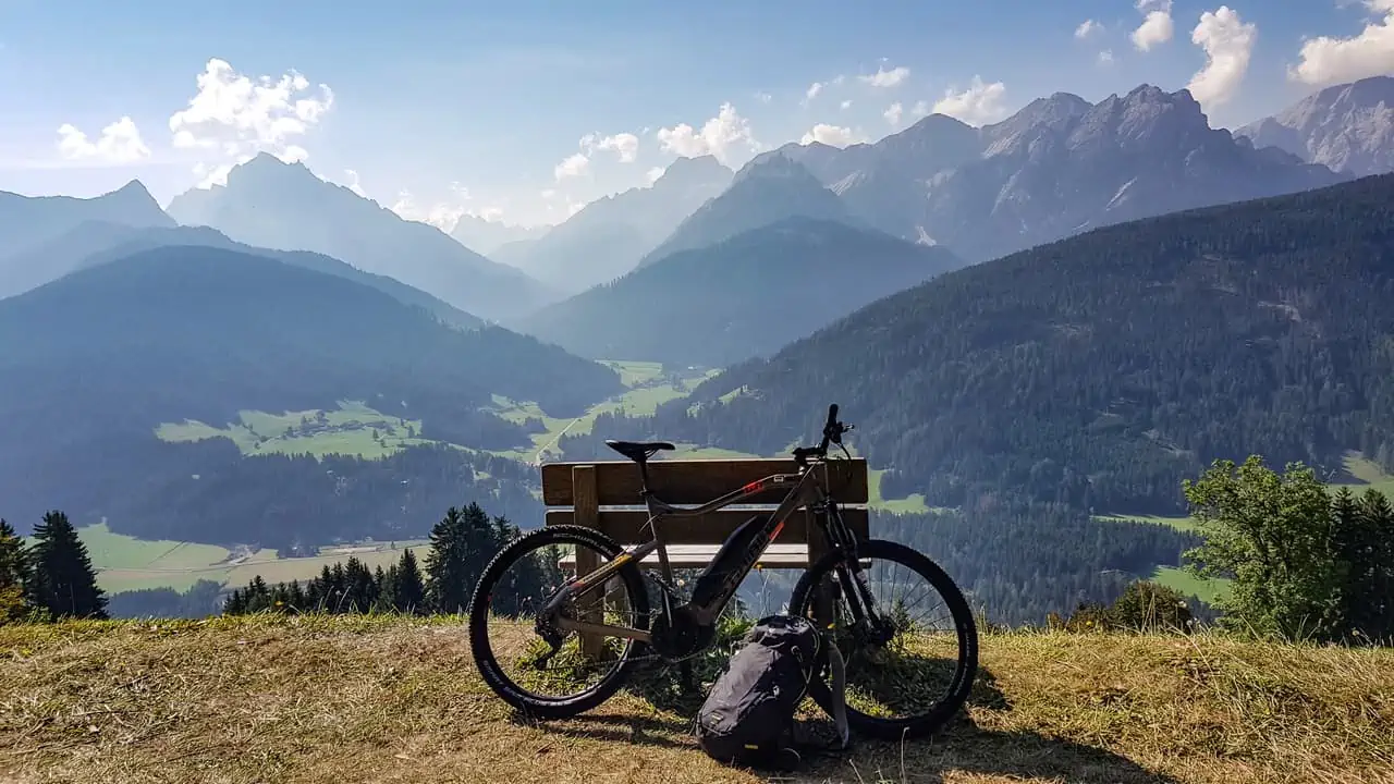 Dolomiterna i bakgrunden © Austria Travel - Rusner