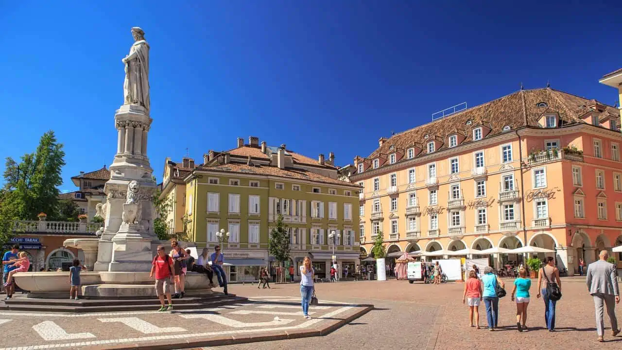 Torget Waltherplatz i Bozen/Bolzano © CC BY-SA 2.0 - Murray Foubister