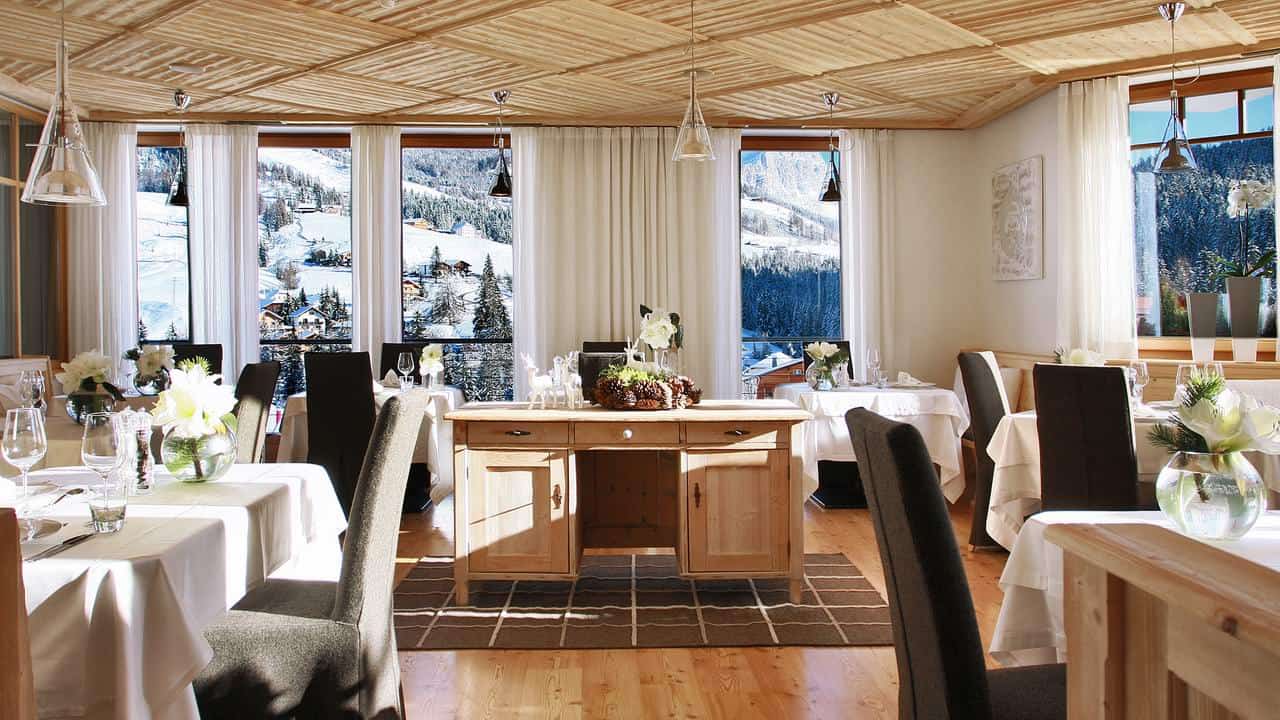 Vita matsalen i Hotel La Majun