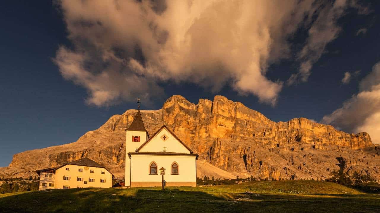 Kyrkan La Crusc-Heligkreuz-Santa Croce Alta Badia