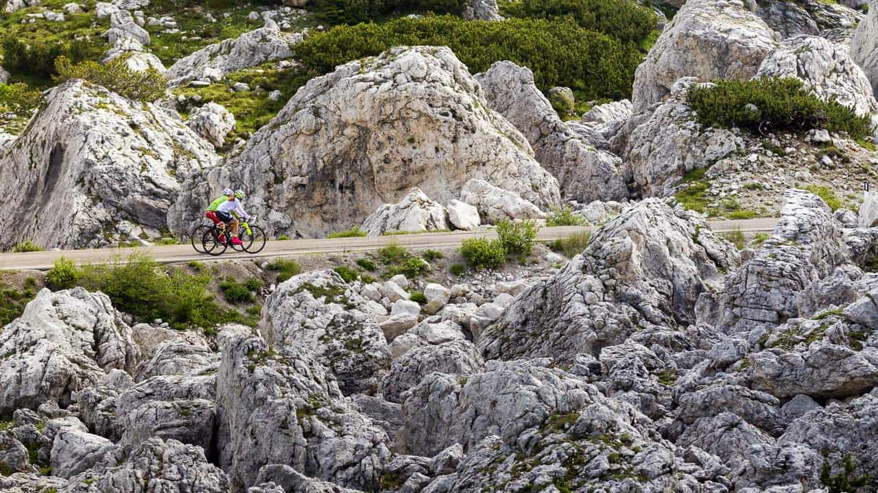 Bo på Hotel La Majun och upptäck Alta Badia på MTB