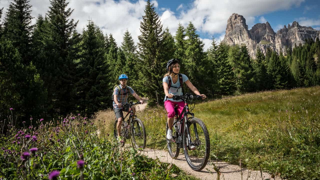 Mountainbike i Alta Badia från Hotel La Majun i La Villa