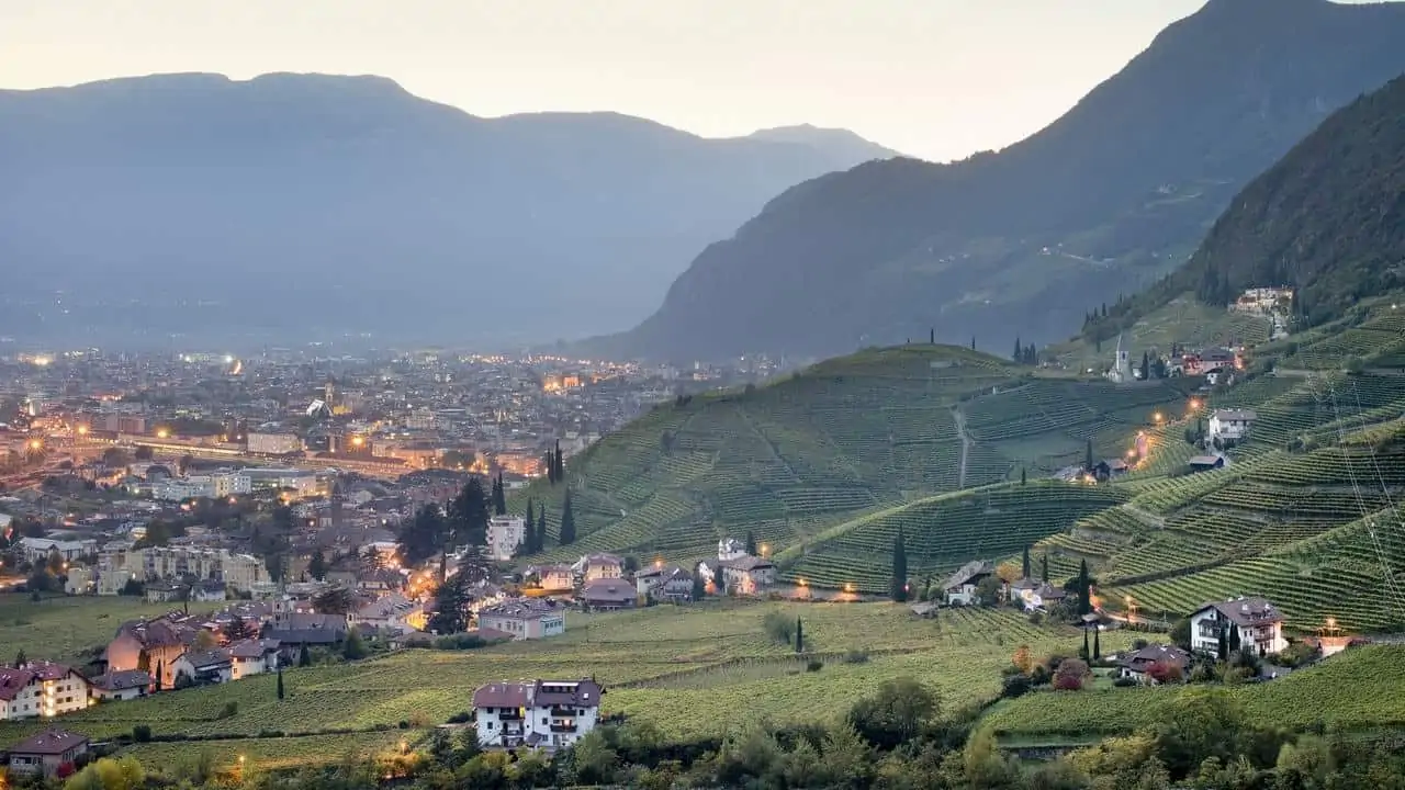 Bozen-Bolzano kvällsljus