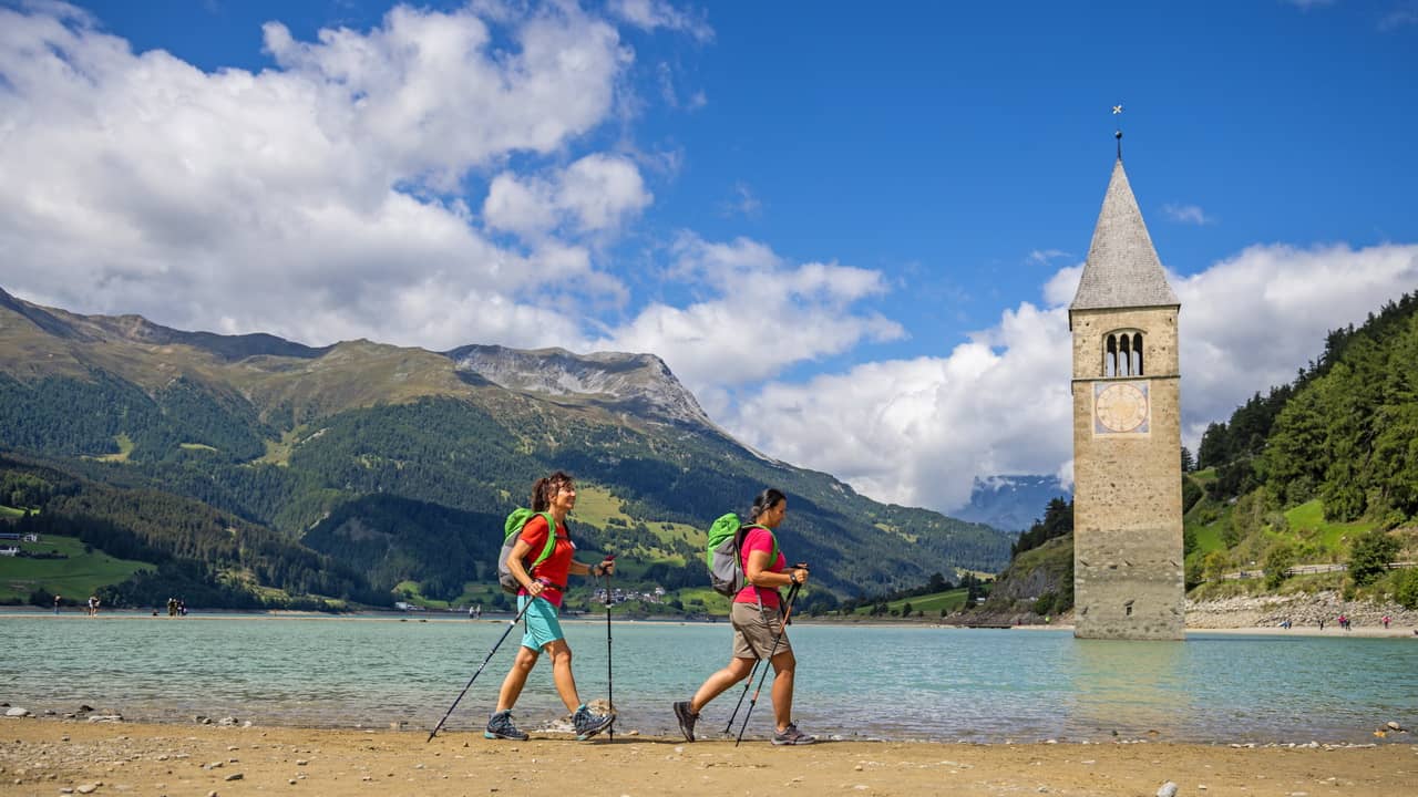 Vandrare Reschensee-Lago di Resia Garmisch-Meran