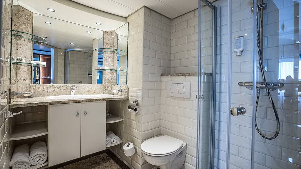 cro14 Swiss Crown - Badrum