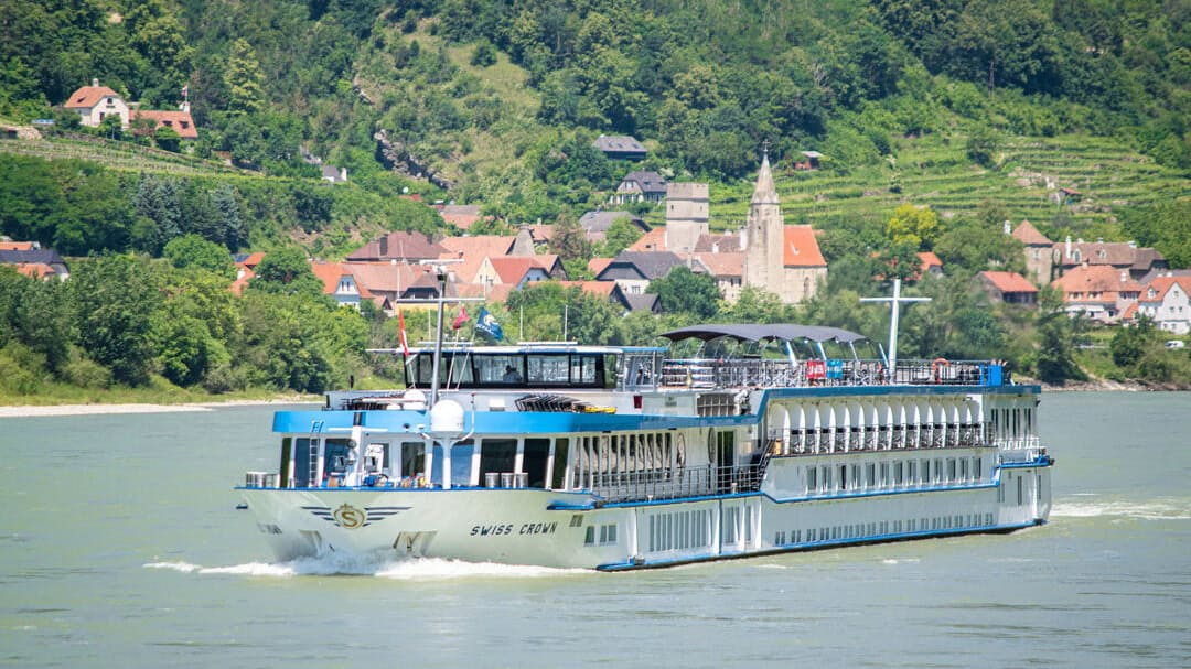 MS Swiss Crown Flodkryssningsbåtar på Donau Austria Travel