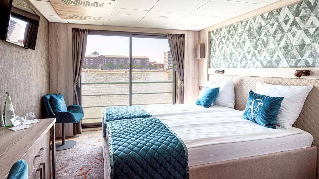 MV Vivienne - Superiorhytt på upper och middle deck MV Vivienne - Superiorhytt på upper och middle deck