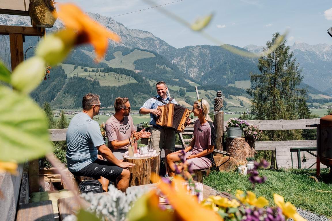 Saalfelden Leogang mat Hütte alpstuga aktivitet upplevelse