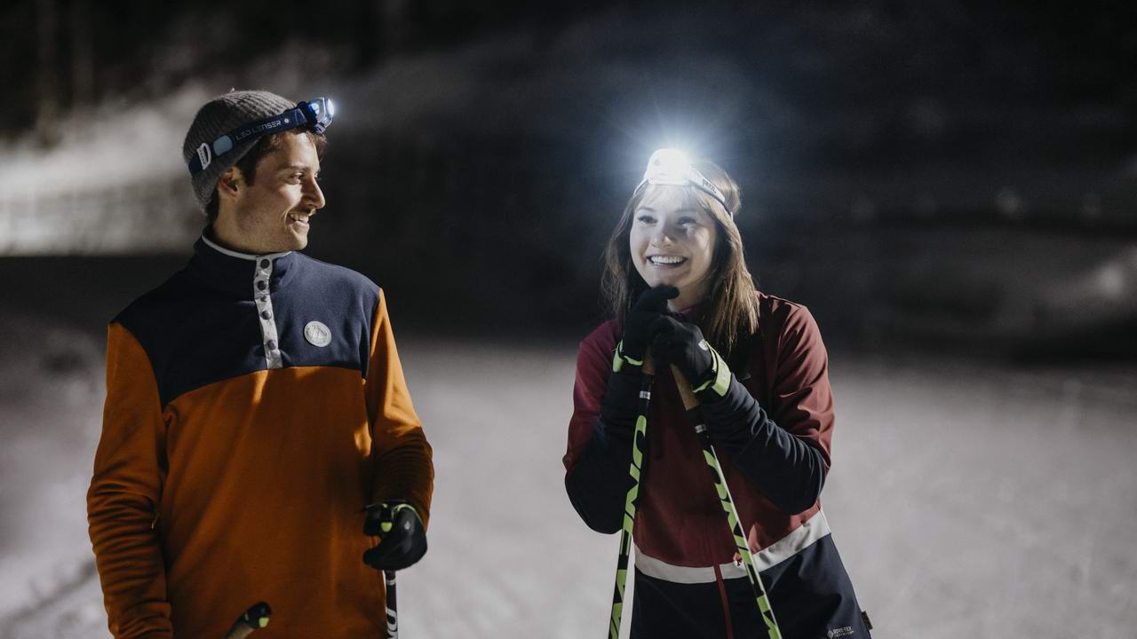Längdskidåkning på kvällen i Seefeld