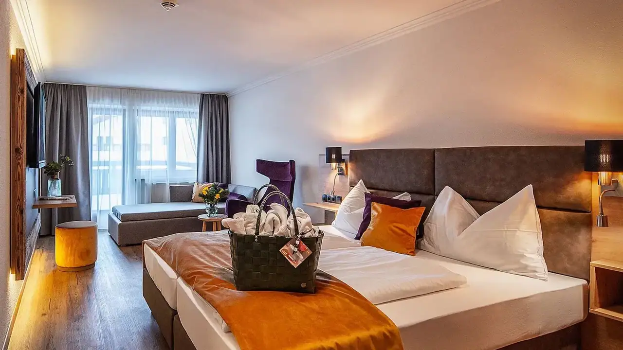 Bildspel Hotel Bergland Seefeld Dubbelrum Superior Enzian
