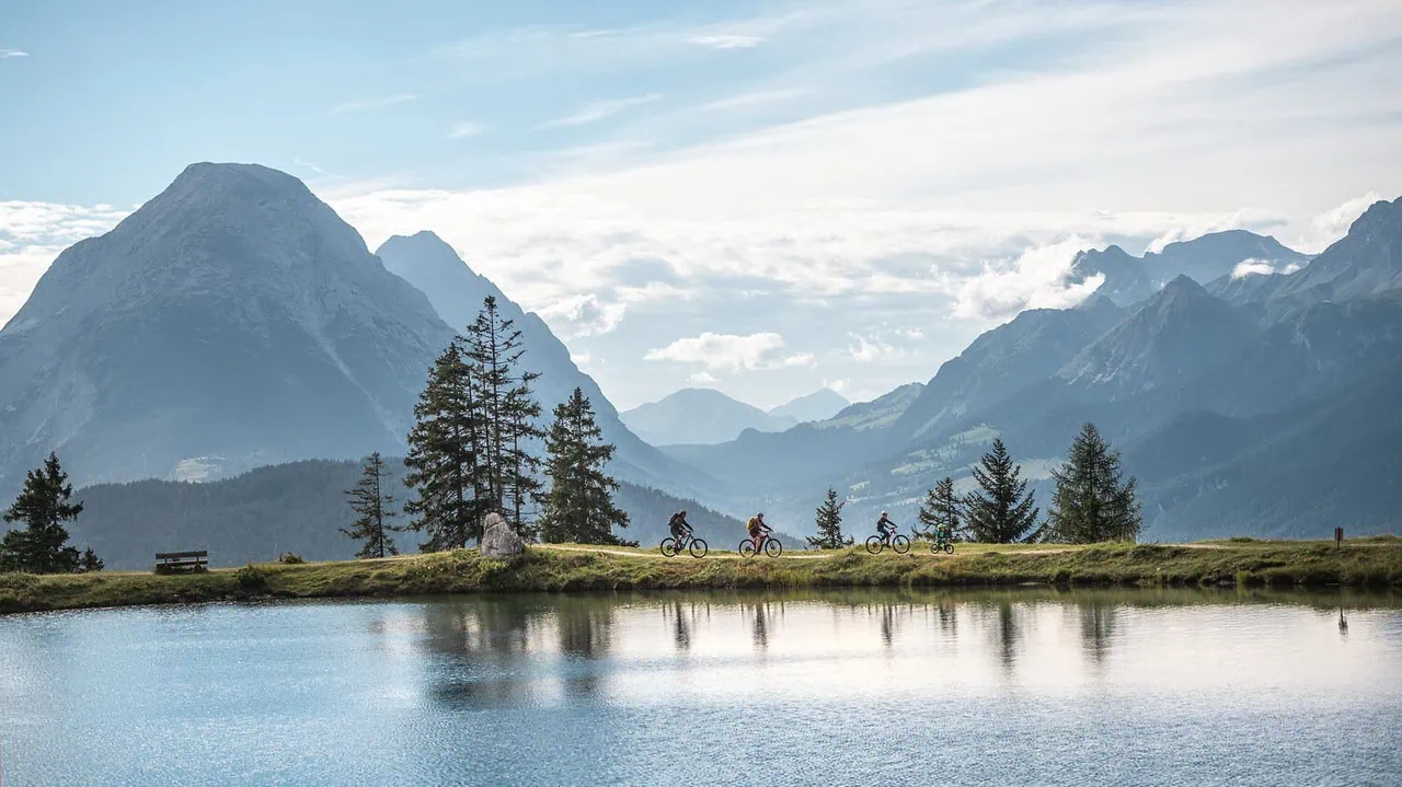 Familjecykling Kaltwassersee Seefeld