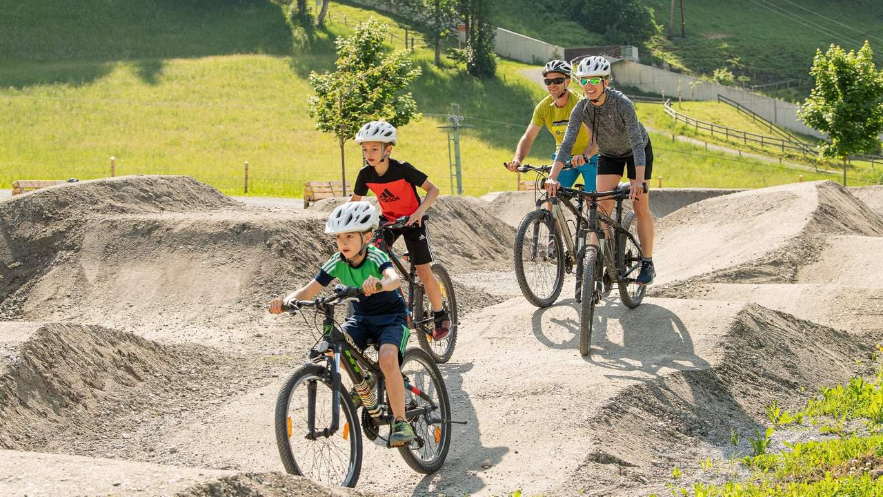 Pumptrack Dorfgastein barn familj MTB