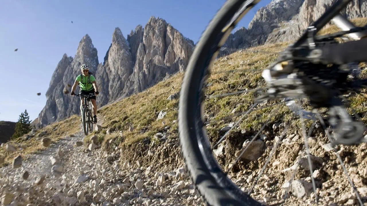 Mountainbike i La Val Dolomiterna