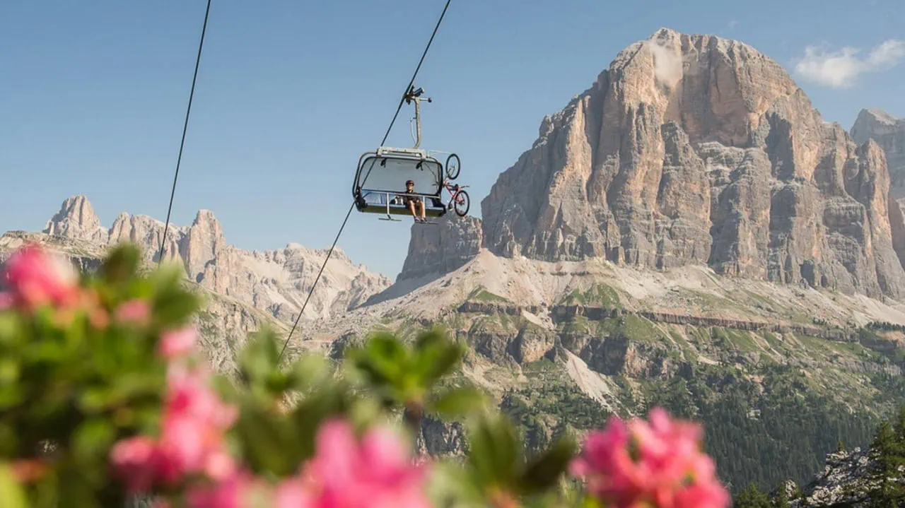 linabana med MTB i Alta Badia - Dolomiterna