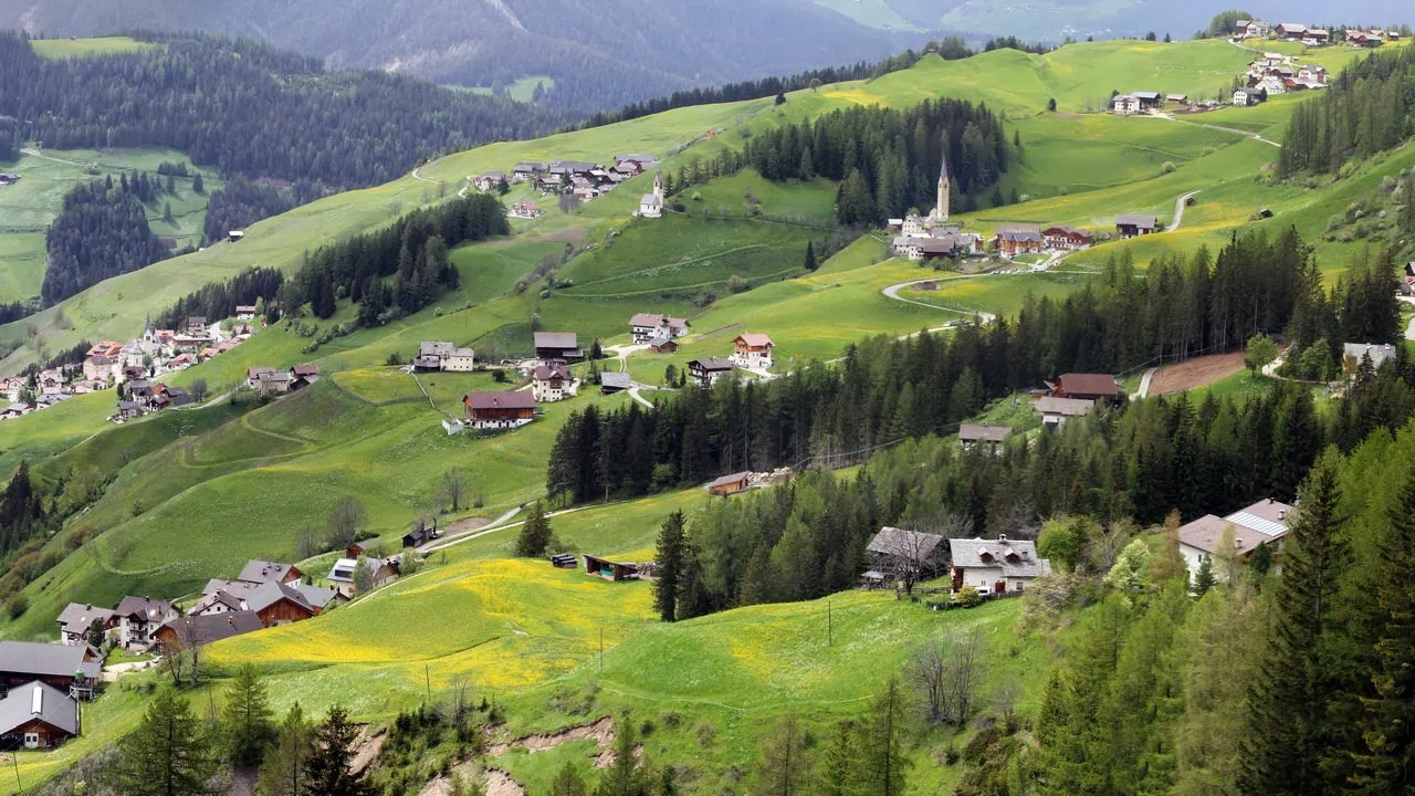 Panorama över La Val i Alta Badia