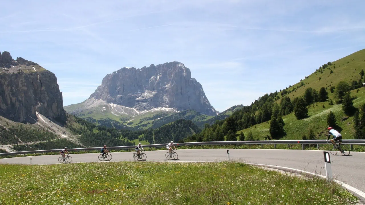 Landsvägscykling i Dolomiterna