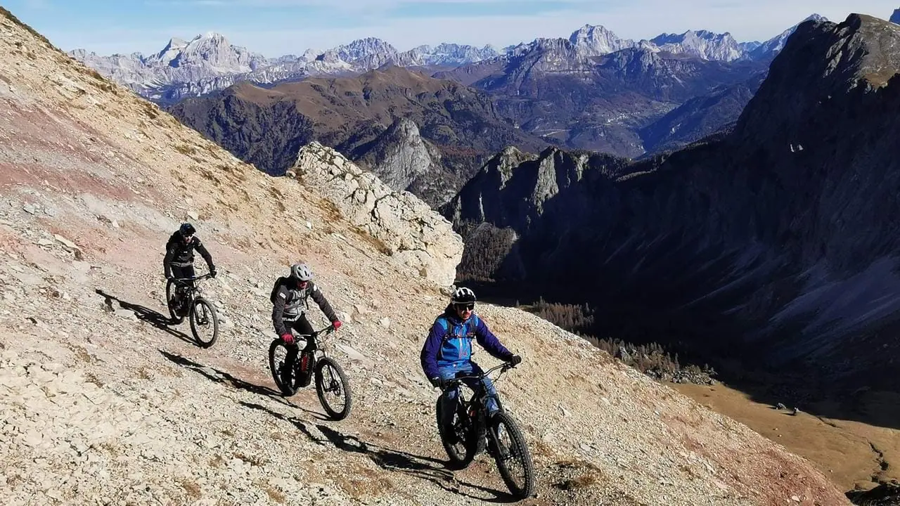 E-MTB-tur i Dolomiterna