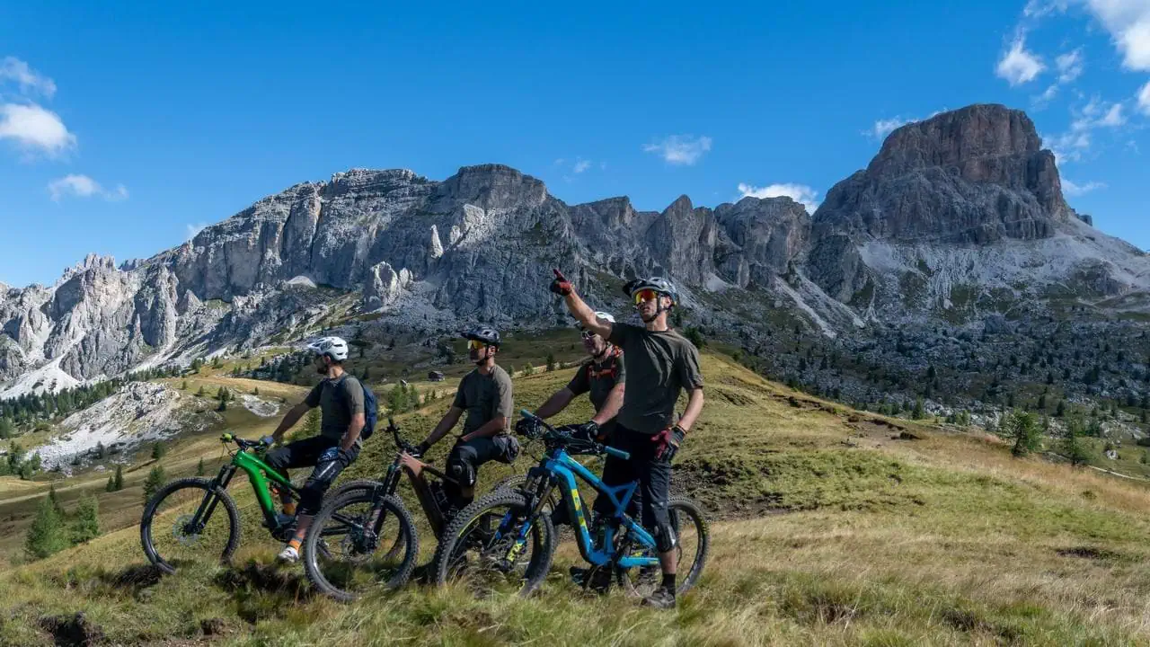 E-MTB i Dolomiterna med guide